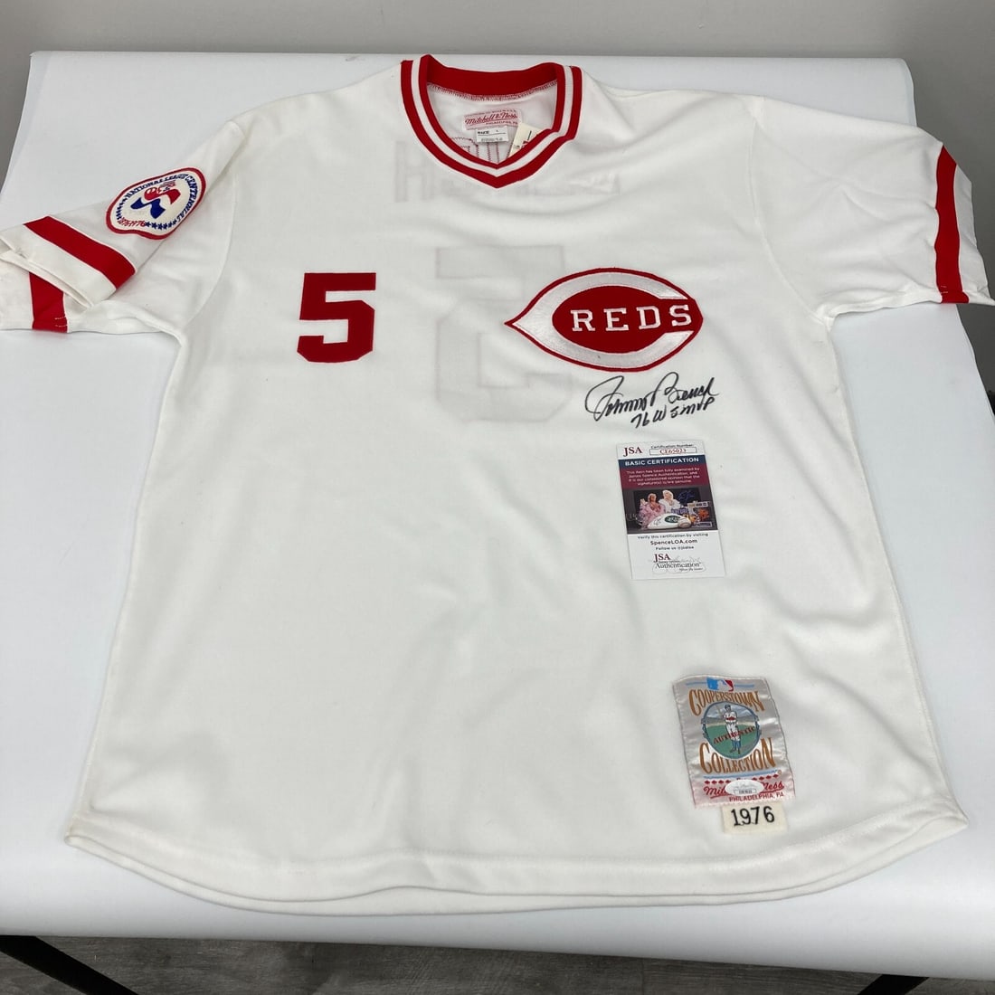 Johnny Bench Signed 1976 WS MVP Jersey Mitchell & Ness Cincinnati Reds JSA COA: Johnny Bench Signed 1976 WS MVP Jersey Mitchell & Ness Cincinnati Reds JSA COA Celebrate baseball history with this original Johnny Bench signed Mitchell & Ness Cincinnati Reds jersey. This top-of-the