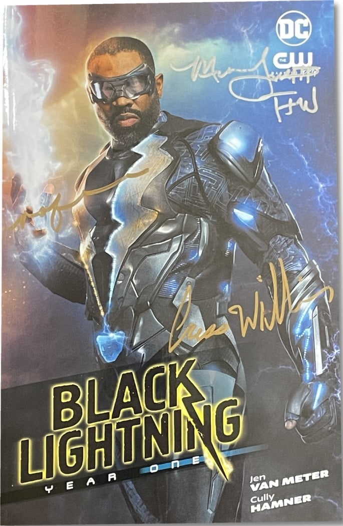 Year One Comic Signed by Black Lightning Stars Cress Williams and Nafessa Williams JSA COA: Year One Comic Signed by Black Lightning Stars Cress Williams and Nafessa Williams JSA COA This is a pre-owned "Black Lightning: Year One" comic book autographed by cast members Cress Williams and Naf