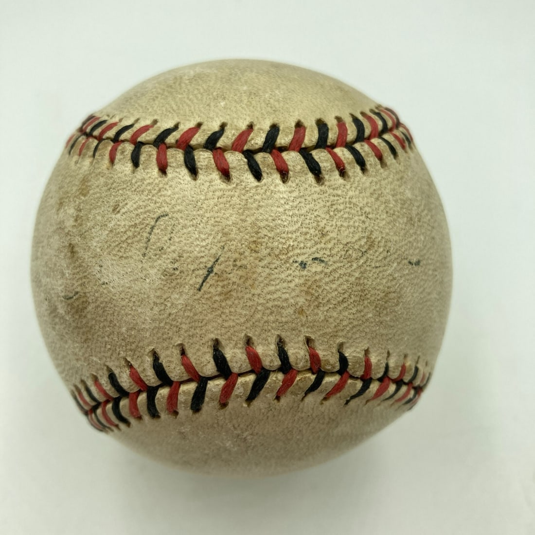 Grover Cleveland Alexander Signed Baseball JSA PSA DNA Authenticated: Grover Cleveland Alexander Signed Baseball JSA PSA DNA Authenticated This is a remarkable single-signed baseball by Grover Cleveland Alexander, a legendary pitcher known for his exceptional control an