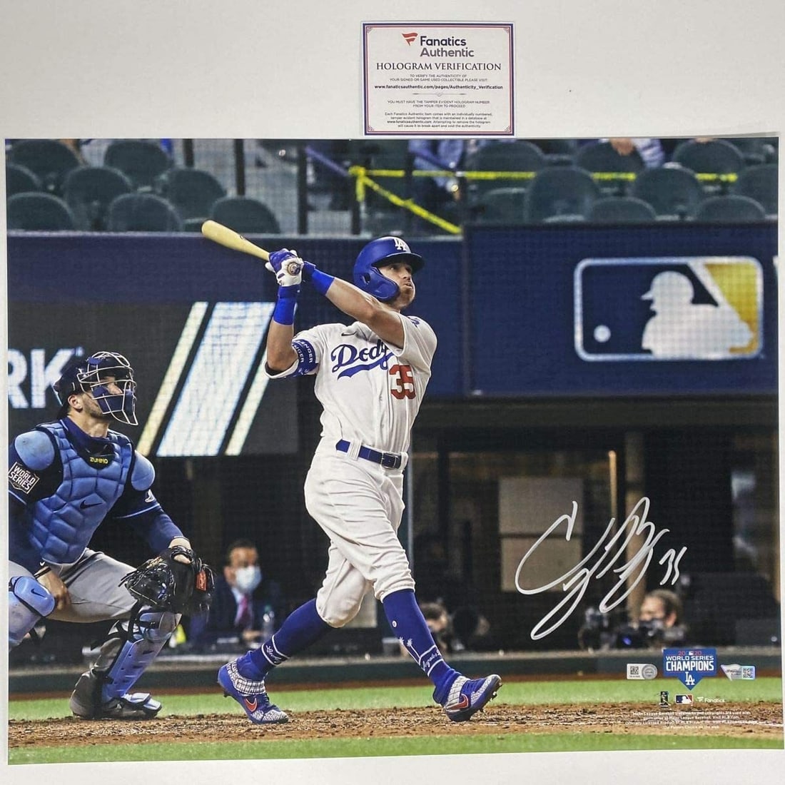 Cody Bellinger Autographed 2020 World Series 16x20 Photo Gem Mint PSA COA: Cody Bellinger Autographed 2020 World Series 16x20 Photo Gem Mint PSA COA This stunning autographed 16x20 photo captures Cody Bellinger from the 2020 World Series, showcasing his signature in bold det