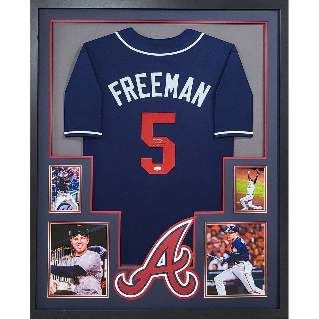 Freddie Freeman Autographed Framed Jersey JSA COA Braves: Freddie Freeman Autographed Framed Jersey JSA COA Braves This is an autographed Freddie Freeman framed jersey, featuring meticulous detailing on the framing and logo. The jersey is authenticated by JS