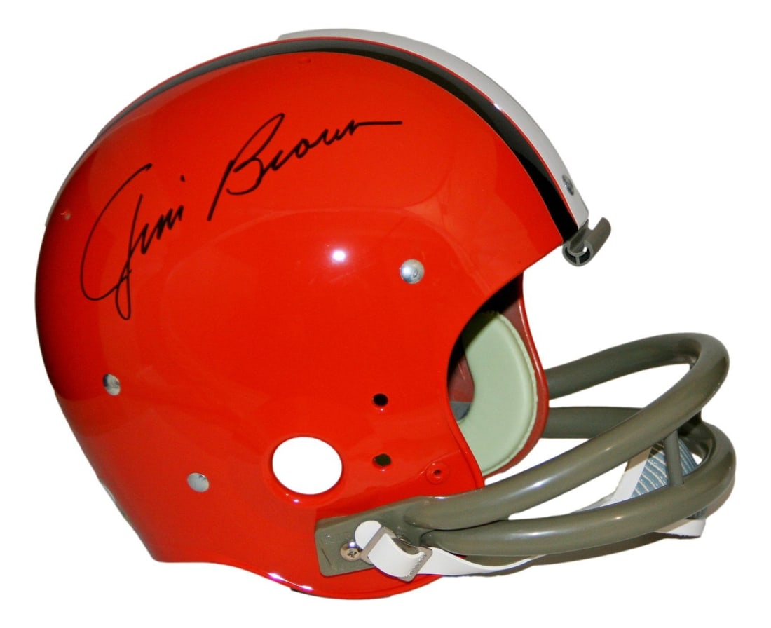Jim Brown Signed Cleveland Browns Full Size Helmet JSA Authenticated: Jim Brown Signed Cleveland Browns Full Size Helmet JSA Authenticated This is a full-size Cleveland Browns helmet autographed by legendary player Jim Brown. The helmet is an original piece, authenticat
