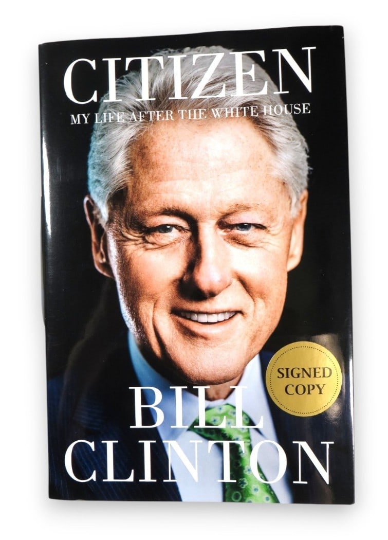 Bill Clinton Signed Citizen Hardcover Book Blue Ink JSA Authenticated: Bill Clinton Signed Citizen Hardcover Book Blue Ink JSA Authenticated This is an original hardcover book titled "Citizen" autographed by Bill Clinton. The signature has been authenticated by James Spe