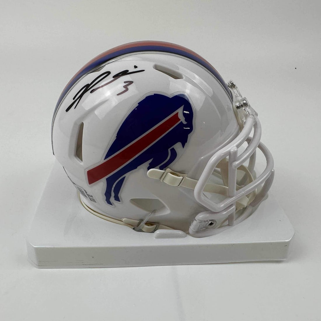 Damar Hamlin Autographed Mini Helmet Buffalo Bills Beckett BAS COA: Damar Hamlin Autographed Mini Helmet Buffalo Bills Beckett BAS COA This is an authentic autographed mini helmet of Damar Hamlin, a player for the Buffalo Bills. The helmet features the signature of Ha