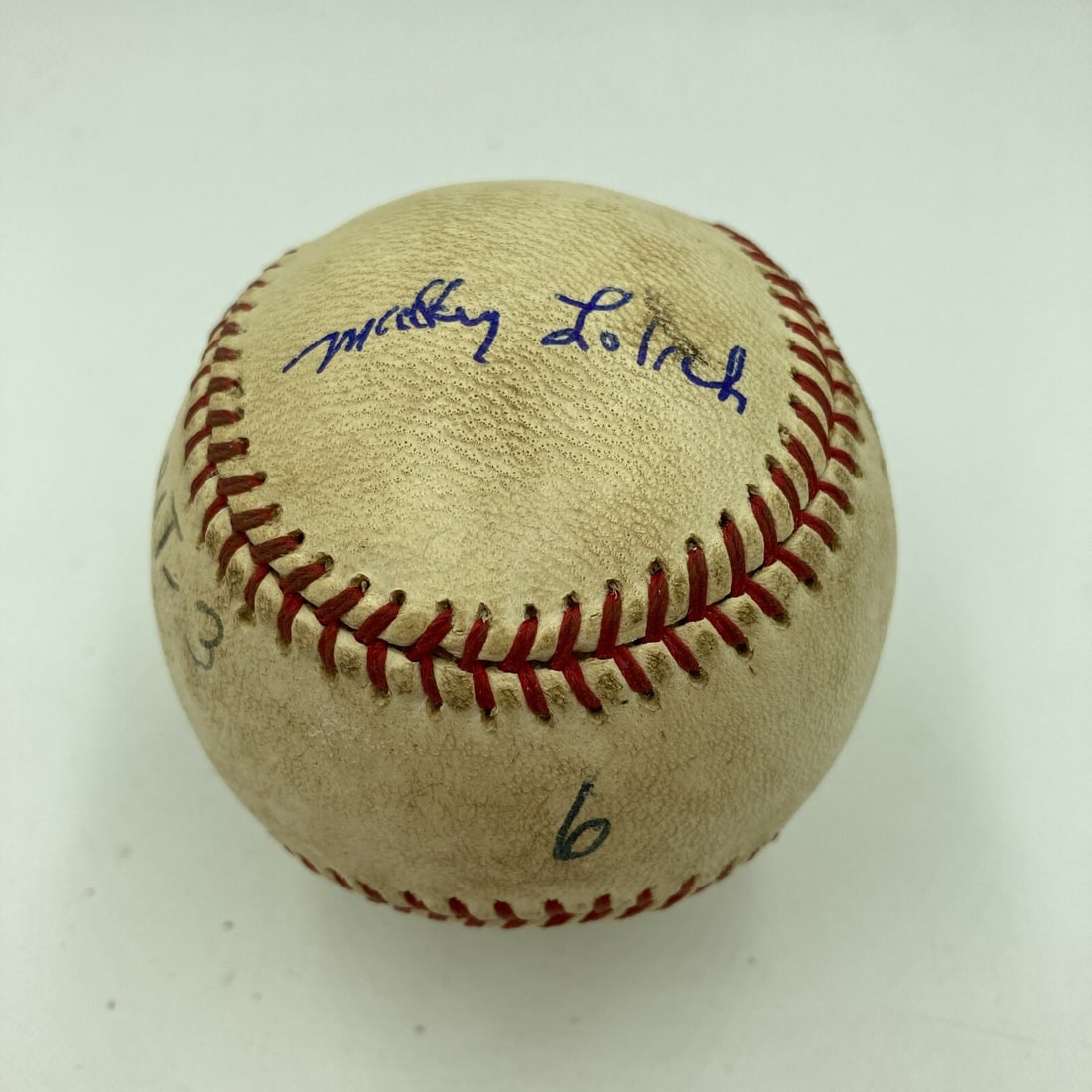 Mickey Lolich Signed Game Used Baseball Career Win 147 Beckett COA: Mickey Lolich Signed Game Used Baseball Career Win 147 Beckett COA This official MLB baseball is a remarkable collectible featuring the signature of Mickey Lolich, commemorating his Career Win No. 147
