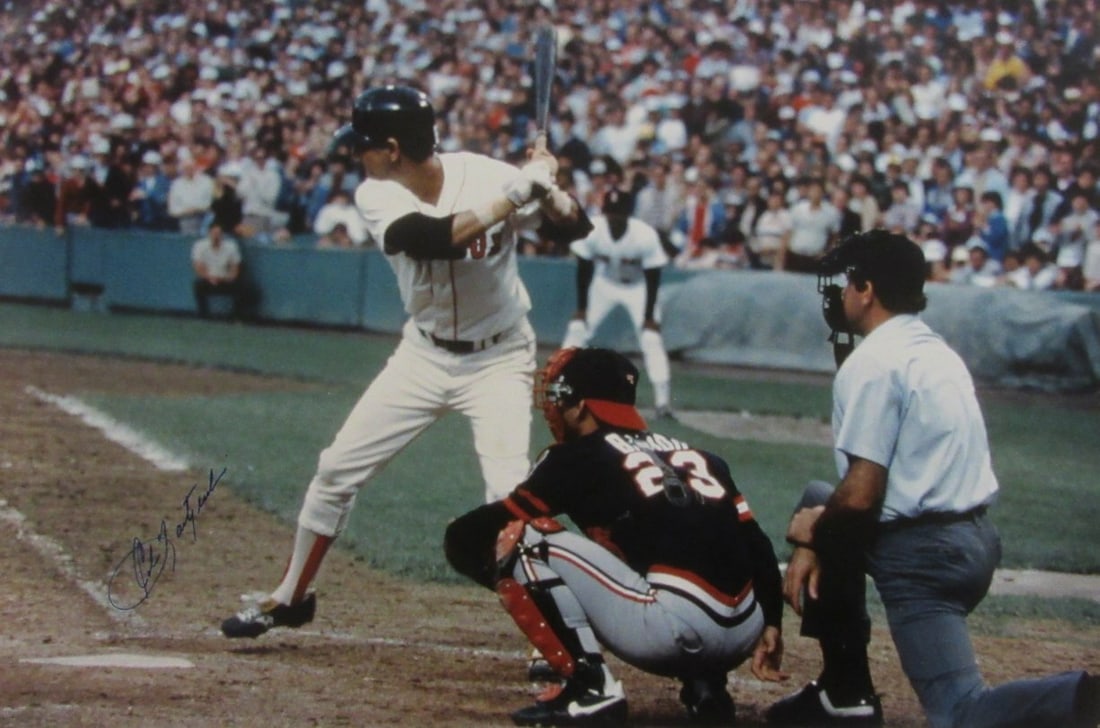 Carl Yastrzemski Signed Boston Red Sox 29x20 Photo Beckett Authenticated: Carl Yastrzemski Signed Boston Red Sox 29x20 Photo Beckett Authenticated Celebrate the legacy of baseball legend Carl Yastrzemski with this signed 30x20 photo, capturing his Hall of Fame career with t