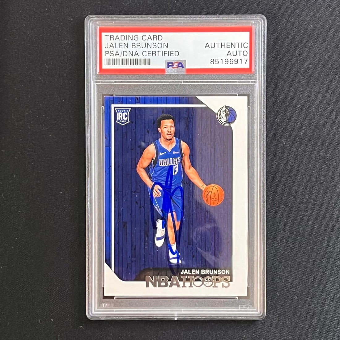 Jalen Brunson Rookie Card PSA DNA Authenticated Signed 2018-19 NBA Hoops Mavericks: Jalen Brunson Rookie Card PSA DNA Authenticated Signed 2018-19 NBA Hoops Mavericks This is a 2018-19 NBA Hoops #243 rookie card featuring Jalen Brunson of the Dallas Mavericks. The card has been hand-