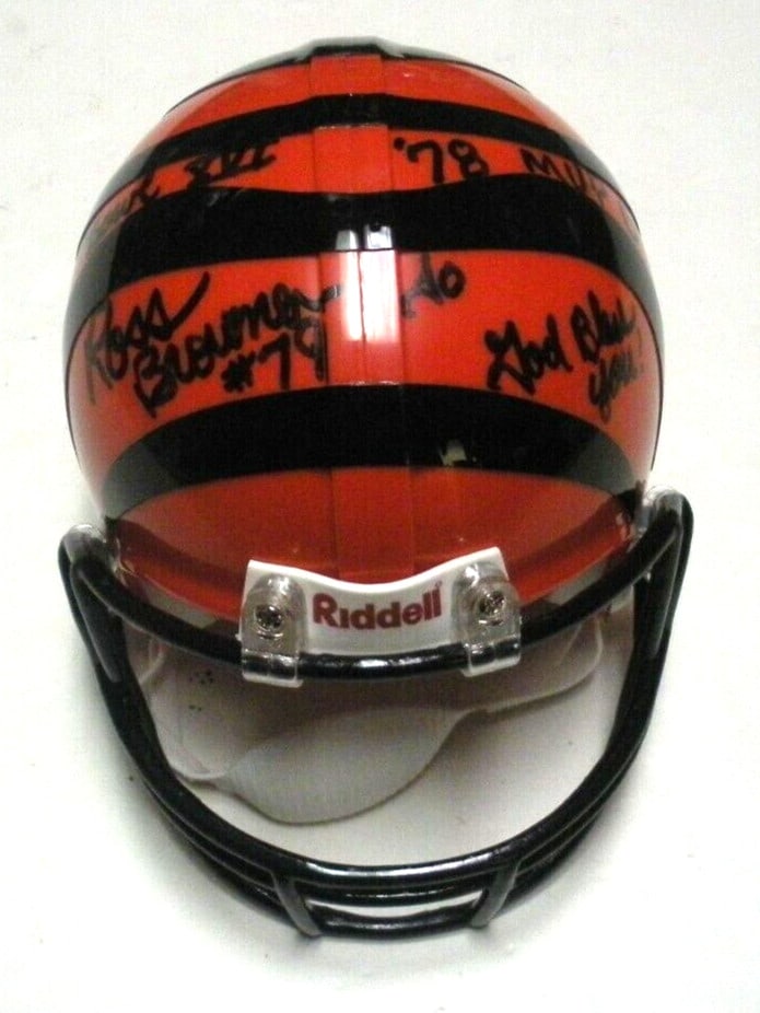 Ross Browner Autographed Cincinnati Bengals Mini Helmet With COA: Ross Browner Autographed Cincinnati Bengals Mini Helmet With COA This is a signed mini helmet featuring Ross Browner of the Cincinnati Bengals, commemorating Super Bowl XVI and his 1978 MVP achievemen
