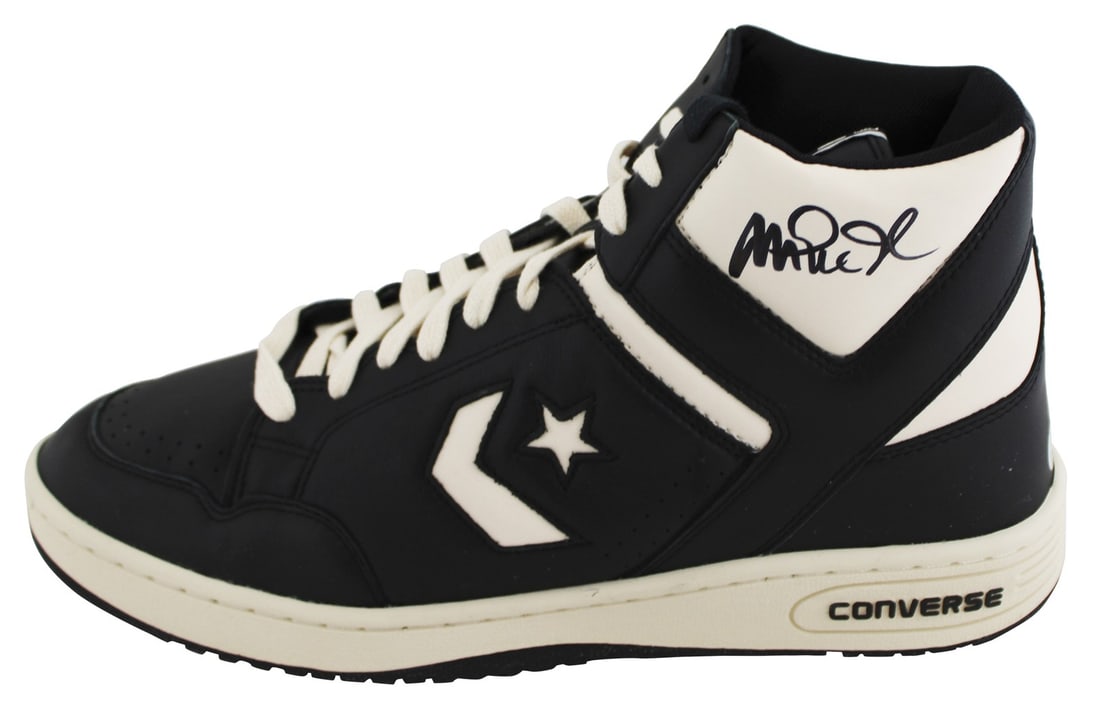 Magic Johnson Signed Black White Converse Weapon Shoe BAS Authenticated: Magic Johnson Signed Black White Converse Weapon Shoe BAS Authenticated This authentic left black and white Converse Weapon shoe has been personally signed by Magic Johnson, the legendary player of th