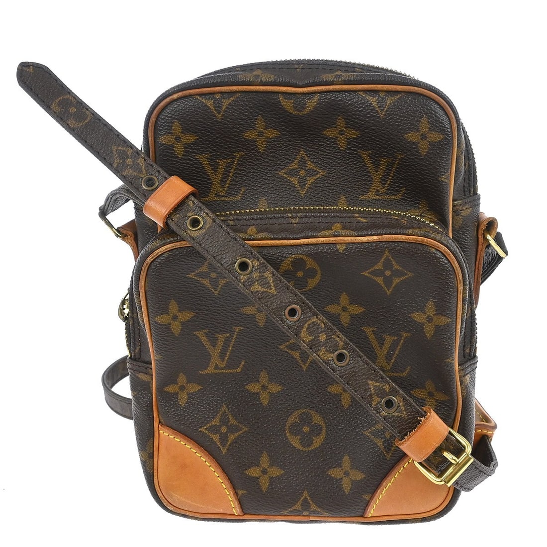 Louis Vuitton Amazone Monogram Canvas Medium Crossbody Bag M45236: Louis Vuitton Amazone Monogram Canvas Medium Crossbody Bag M45236 This Louis Vuitton Amazone crossbody bag features the iconic monogram canvas leather exterior and a medium-sized silhouette. Designed 