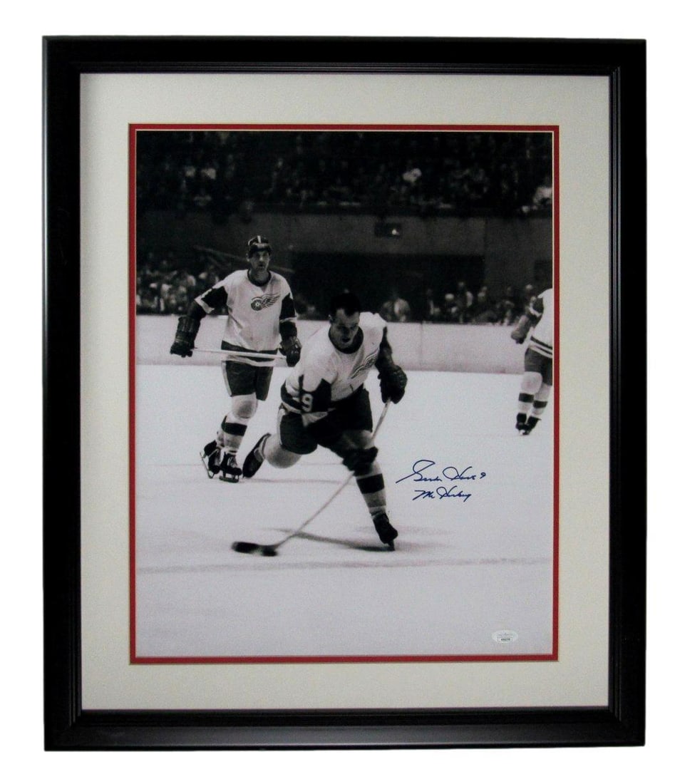 Gordie Howe Autographed 16x20 Photo Detroit Red Wings Framed JSA: Gordie Howe Autographed 16x20 Photo Detroit Red Wings Framed JSA This stunning 16x20 photo of Gordie Howe, inscribed with "Mr. Hockey," captures the legendary player in action, representing the Detroi