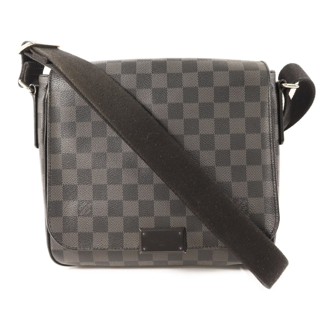 Louis Vuitton District PM Damier Graphite Black PVC Shoulder Bag SHW: Louis Vuitton District PM Damier Graphite Black PVC Shoulder Bag SHW This Louis Vuitton District PM shoulder bag is crafted from black Damier Graphite PVC coated canvas, offering a sleek and modern lo