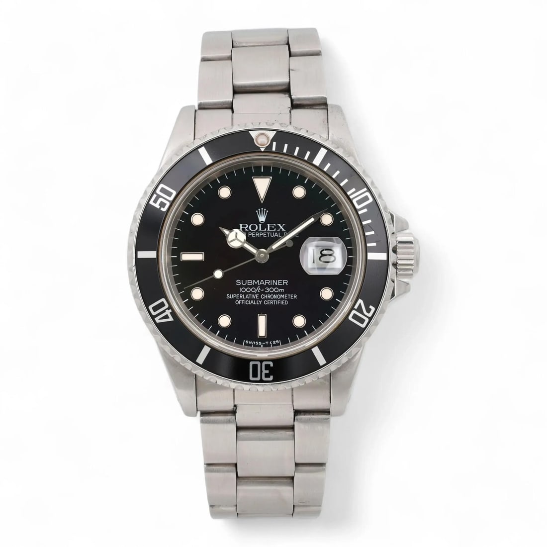Rolex Submariner Date 16800 Automatic Men's Watch Black Dial: Rolex Submariner Date 16800 Automatic Men's Watch Black Dial Experience the elegance of the Rolex Submariner Date, a luxury wristwatch crafted in Switzerland. This pre-owned timepiece features a strik