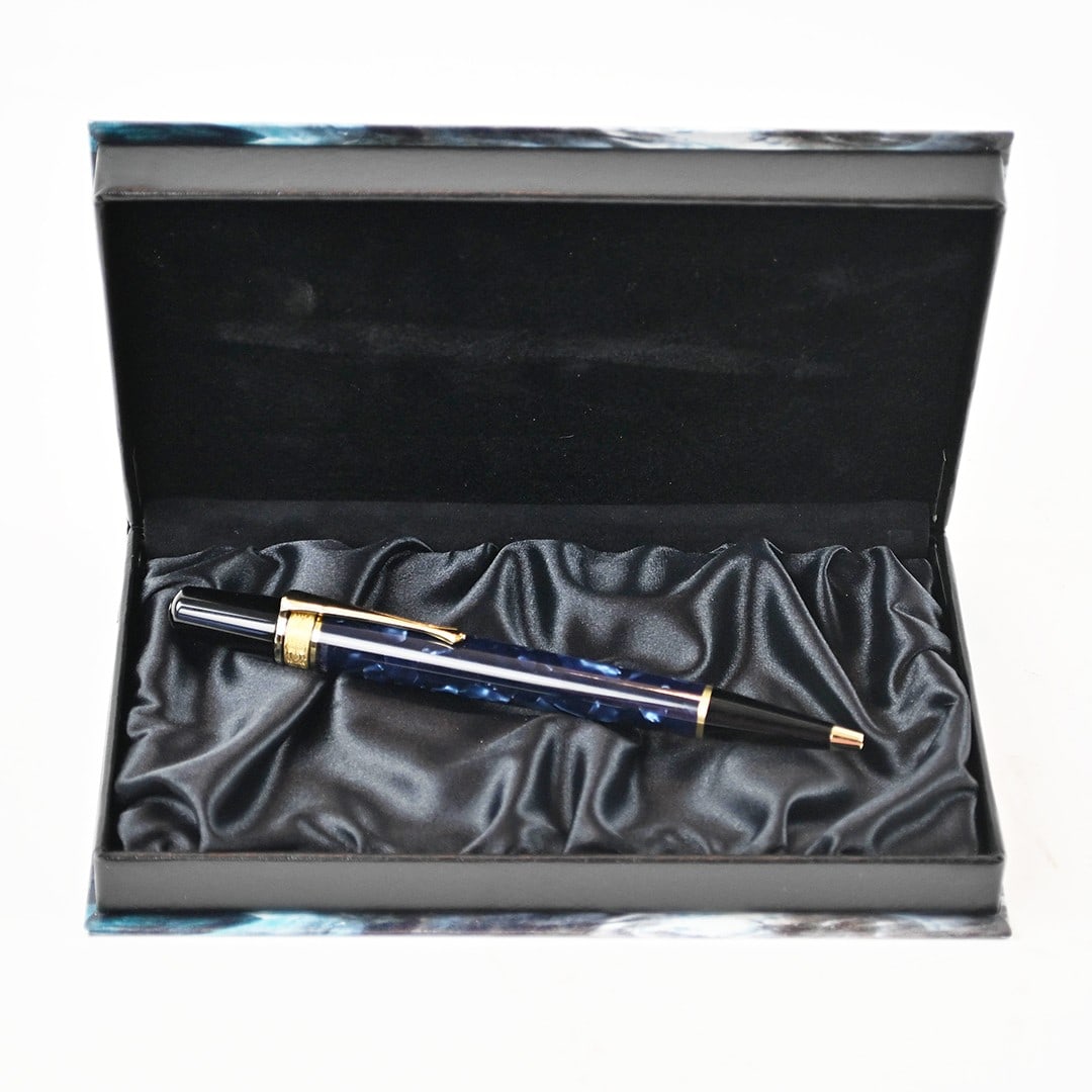 Edgar Allen Poe Ballpoint Pen Limited Edition with Box: Edgar Allen Poe Ballpoint Pen Limited Edition with Box This Montblanc Edgar Allen Poe Limited Edition ballpoint pen is crafted in Germany and comes complete with its original box. It is part of the Ed