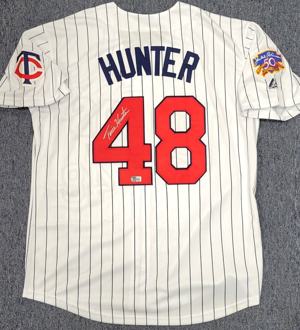 Torii Hunter Signed Minnesota Twins Jersey with Beckett BAS Certification (1 of 11)