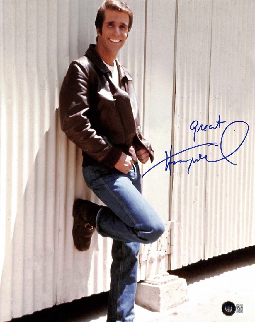Henry Winkler Fonzie Signed 11x14 Photo Beckett Certified: Henry Winkler Fonzie Signed 11x14 Photo Beckett Certified This is a stunning 11x14 photograph of Henry Winkler, famously known as "Fonzie" from the beloved TV sitcom Happy Days. The photograph feature