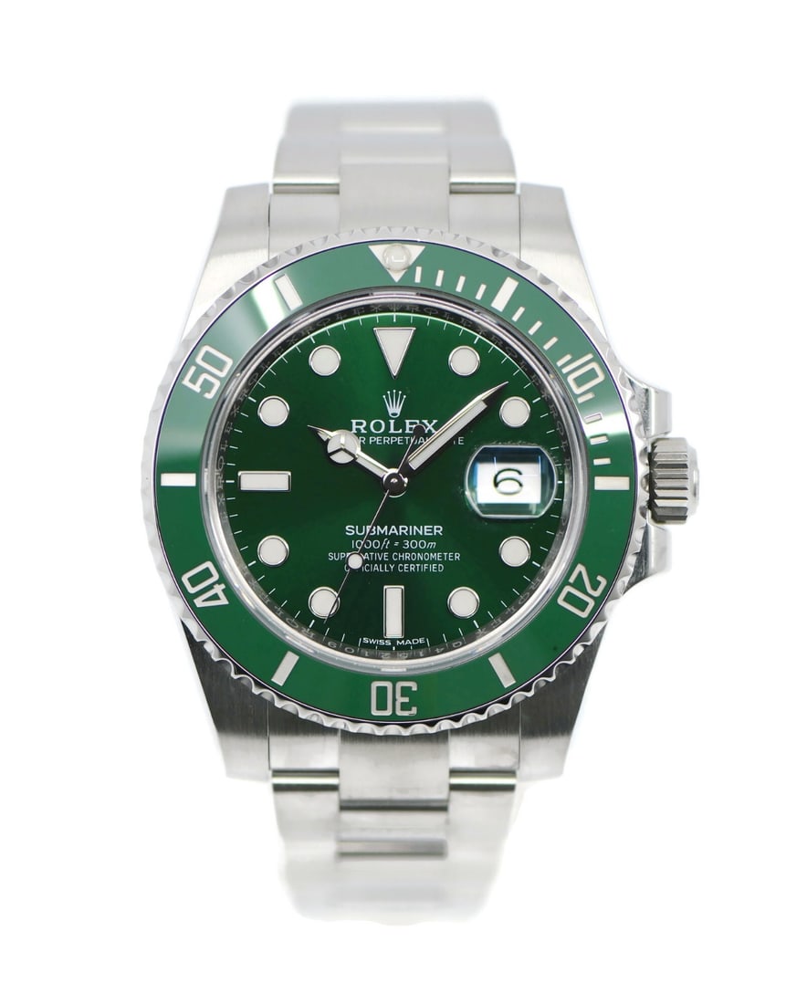 Rolex Submariner 116610LV Green Dial Stainless Steel Automatic Watch with Box: Rolex Submariner 116610LV Green Dial Stainless Steel Automatic Watch with Box This is a pre-owned Rolex Submariner Hulk wristwatch, reference 116610LV, featuring a green dial and a stainless steel cas