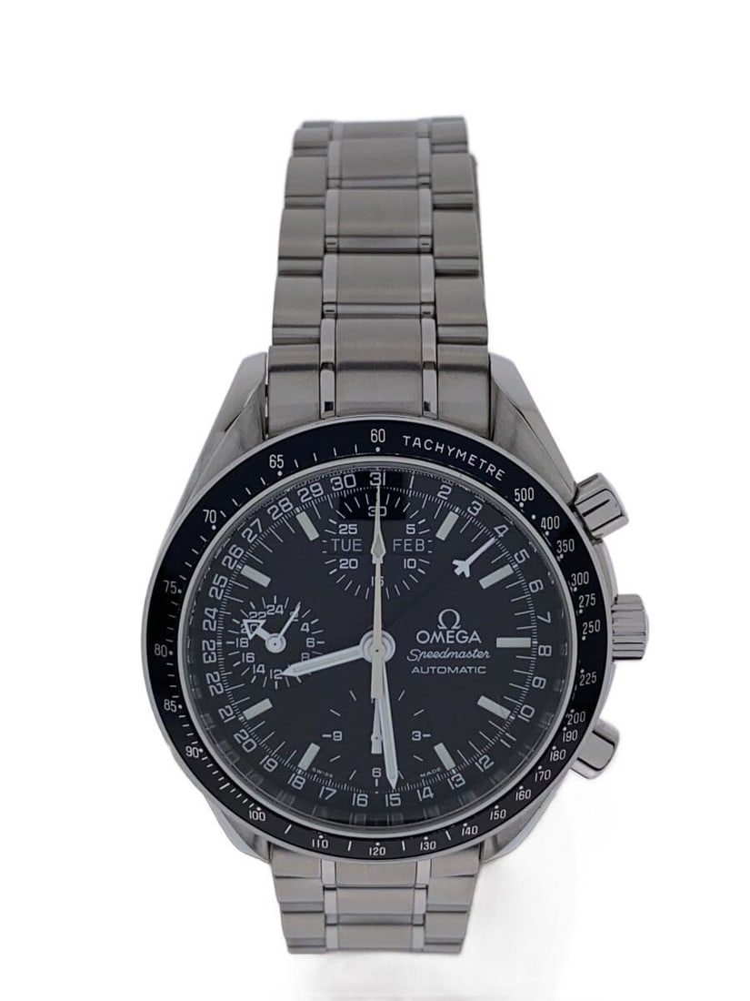 OMEGA Speedmaster Swiss Men's Wristwatch: OMEGA Speedmaster Swiss Men's Wristwatch This OMEGA Speedmaster men's wristwatch is a Swiss-made timepiece featuring a classic design. The watch is pre-owned and shows some signs of use, categorized a