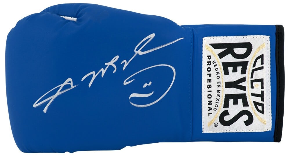 Sugar Ray Leonard Signed Cleto Reyes Boxing Glove with COA: Sugar Ray Leonard Signed Cleto Reyes Boxing Glove with COA Own a piece of boxing history with this Sugar Ray Leonard signed Cleto Reyes blue boxing glove. This original boxing glove features the legen