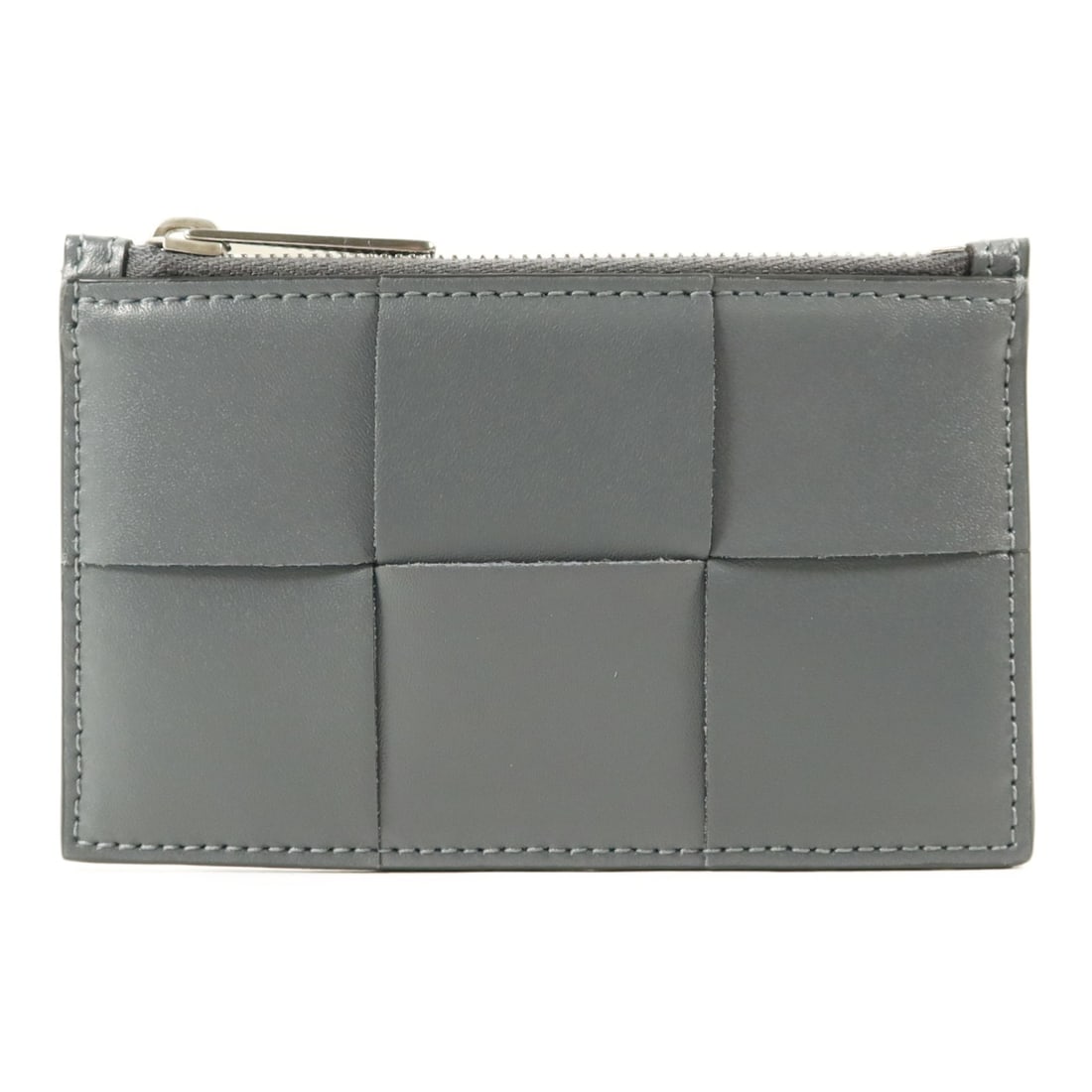 Bottega Veneta Gray Calfskin Card Holder with Silver Hardware: Bottega Veneta Gray Calfskin Card Holder with Silver Hardware This Bottega Veneta card case is crafted from gray calfskin leather and features a zippered closure. Designed for unisex use, it offers bo