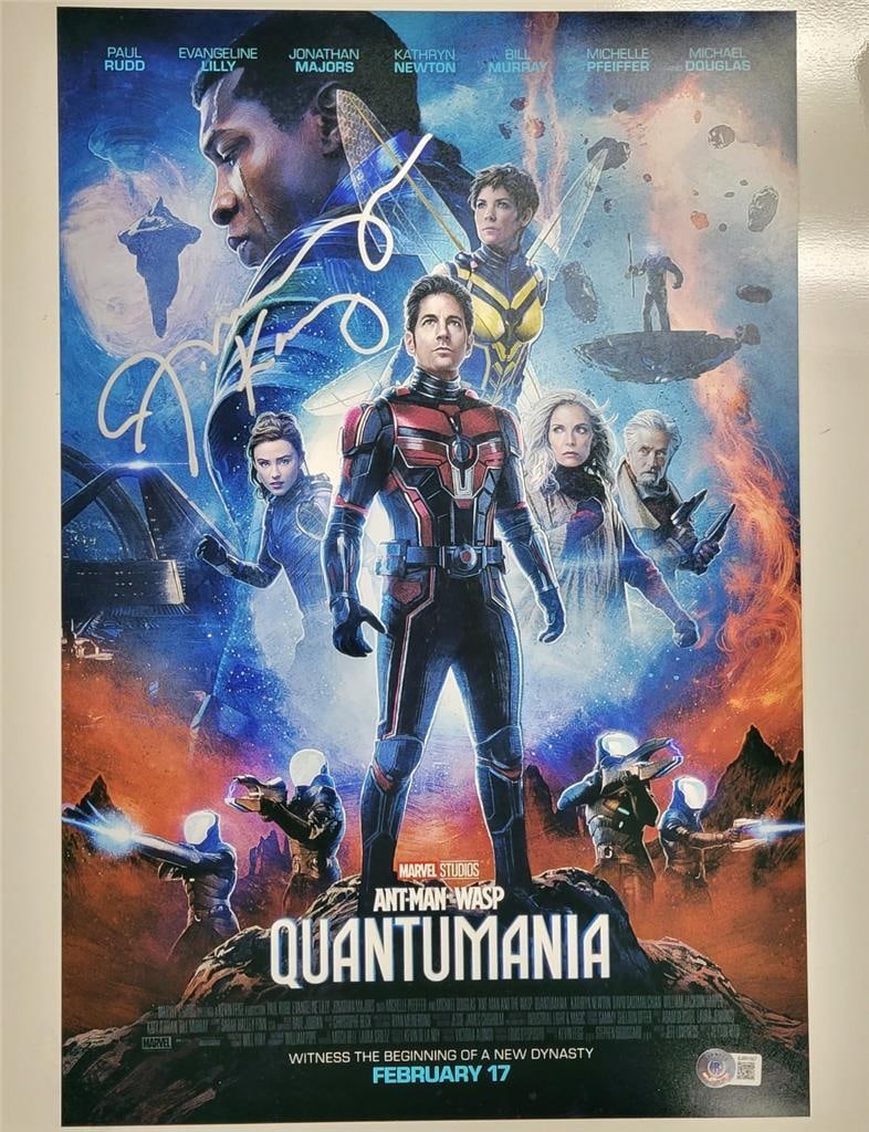 Jonathan Majors Autographed Kang 12x18 Photo Poster Beckett Certified: Jonathan Majors Autographed Kang 12x18 Photo Poster Beckett Certified This stunning 12x18 photograph poster features Jonathan Majors as "Kang" from the movie Ant-Man and the Wasp: Quantumania. The pos