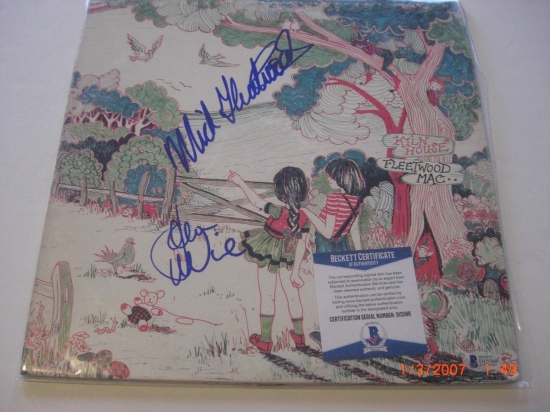 Fleetwood Mac Album Signed by Mick Fleetwood and John McVie with Beckett COA: Fleetwood Mac Album Signed by Mick Fleetwood and John McVie with Beckett COA This is a pre-owned LP record album signed by Mick Fleetwood and John McVie of Fleetwood Mac. The album is an original piec