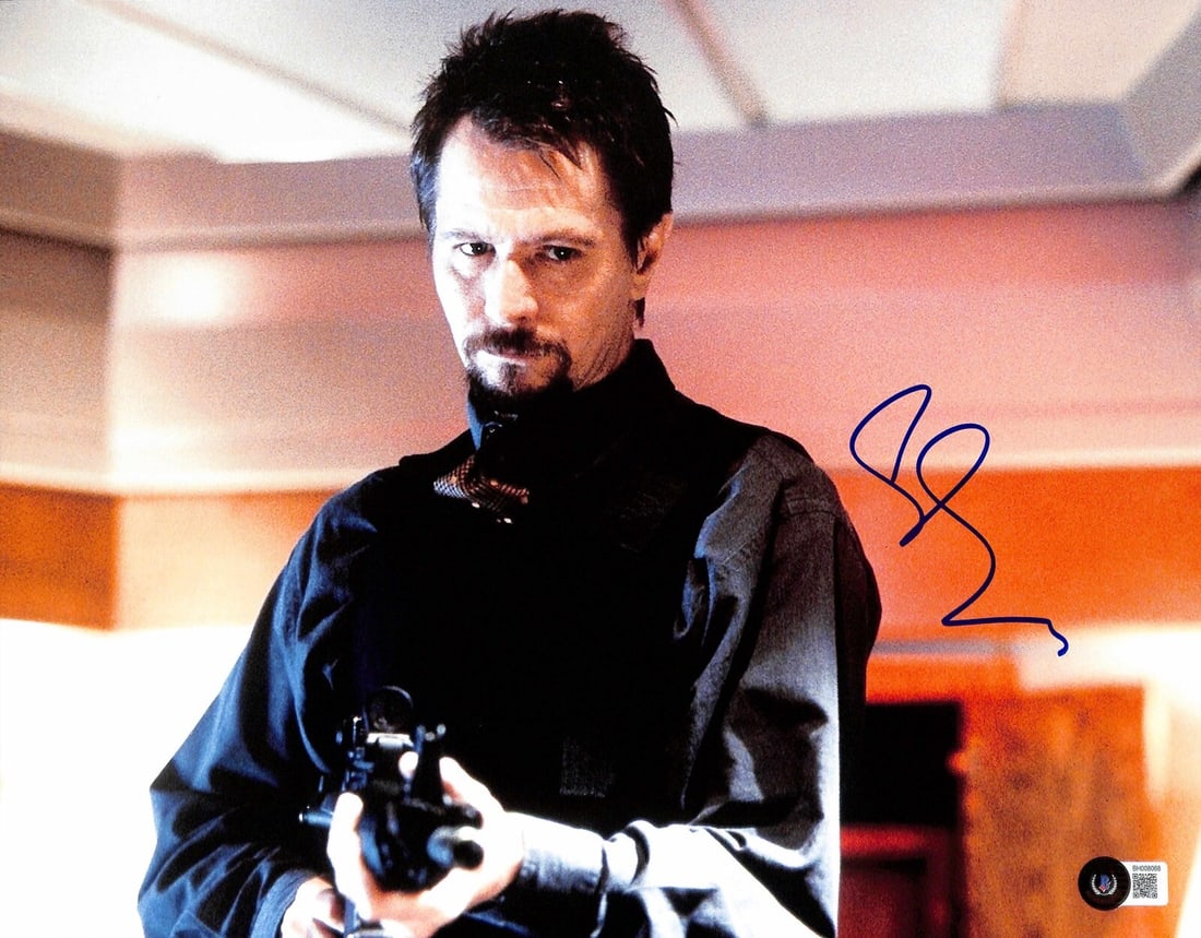 11x14 Photo Signed by Gary Oldman as Ivan Korshunov Air Force One Beckett Authenticated: 11x14 Photo Signed by Gary Oldman as Ivan Korshunov Air Force One Beckett Authenticated This 11x14 photograph features Gary Oldman in his role as Ivan Korshunov from the movie Air Force One. The photo