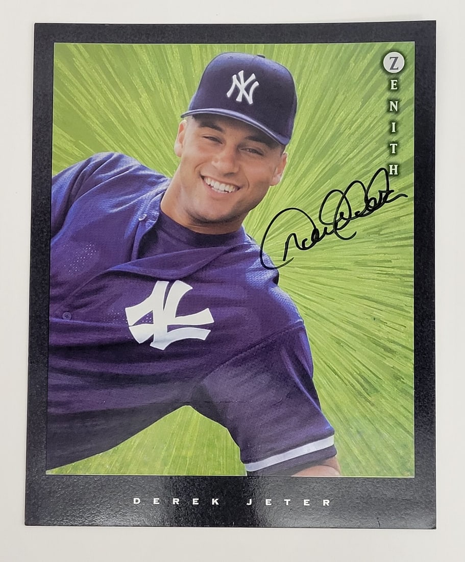 Derek Jeter Signed 1997 Pinnacle Zenith Jumbo Card with Beckett COA: Derek Jeter Signed 1997 Pinnacle Zenith Jumbo Card with Beckett COA This is a Derek Jeter autographed 1997 Pinnacle Zenith Jumbo 8x10 card, a must-have for any baseball fan or collector. The card show