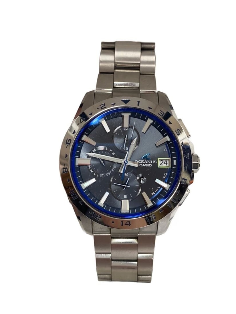 Casio Oceanus OCW-T3000-1AJF Silver Wristwatch with Case and Band: Casio Oceanus OCW-T3000-1AJF Silver Wristwatch with Case and Band This CASIO OCEANUS OCW-T3000-1AJF is a men's wristwatch featuring a silver-tone design. The watch is pre-owned and displays slight sig