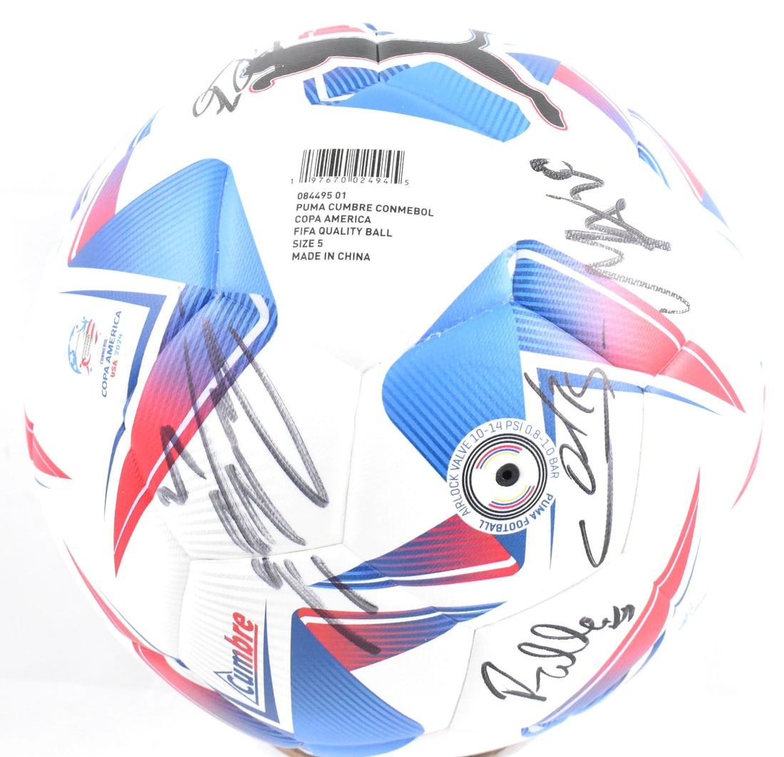Uruguay Soccer Ball Signed by Araujo and Four Players JSA Authenticated: Uruguay Soccer Ball Signed by Araujo and Four Players JSA Authenticated This pre-owned soccer ball features original signatures from Araujo, C. Olivera, E. Martinez, M. Ugarte, and A. Canobbio. It rep