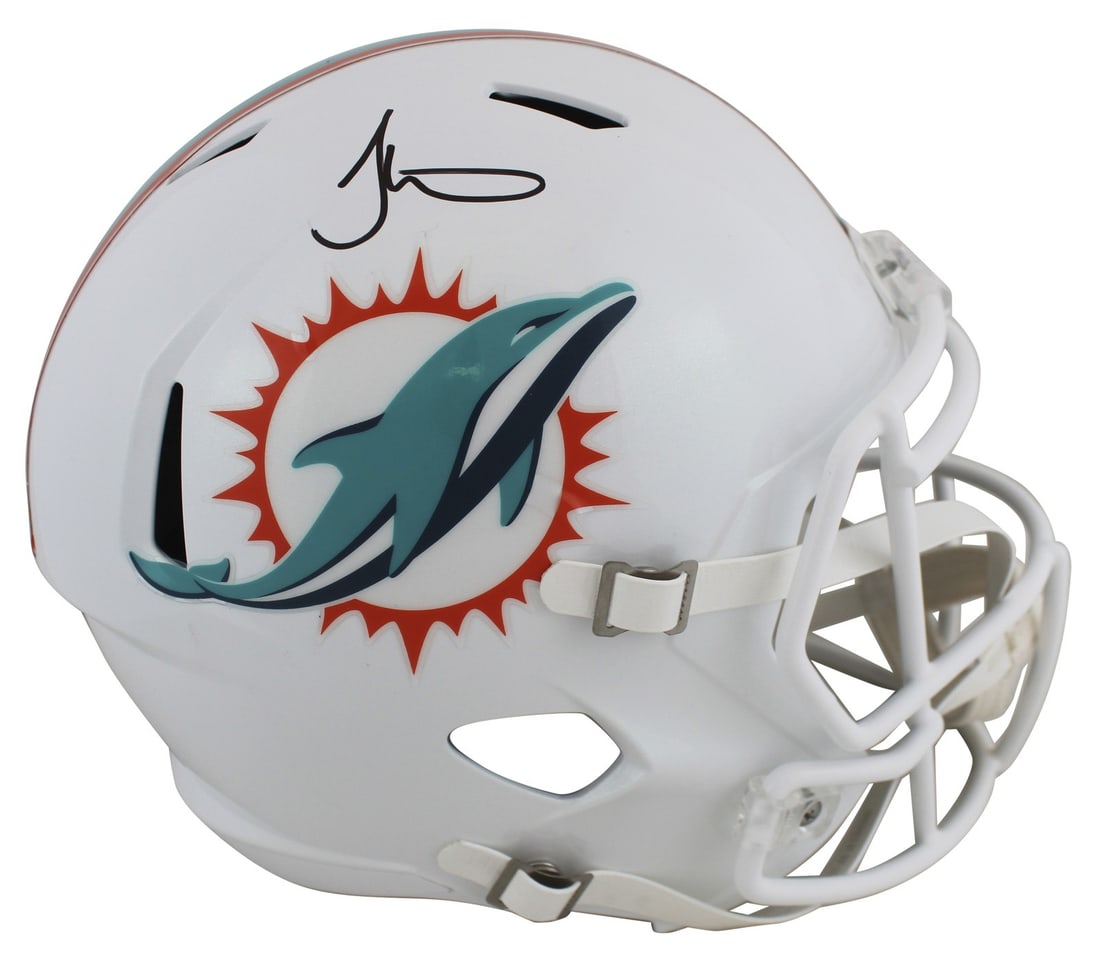 Tyreek Hill Signed Miami Dolphins Full Size Speed Replica Helmet Beckett Authenticated: Tyreek Hill Signed Miami Dolphins Full Size Speed Replica Helmet Beckett Authenticated This full-size Miami Dolphins Speed Replica helmet has been personally signed by Tyreek Hill. The autograph was w
