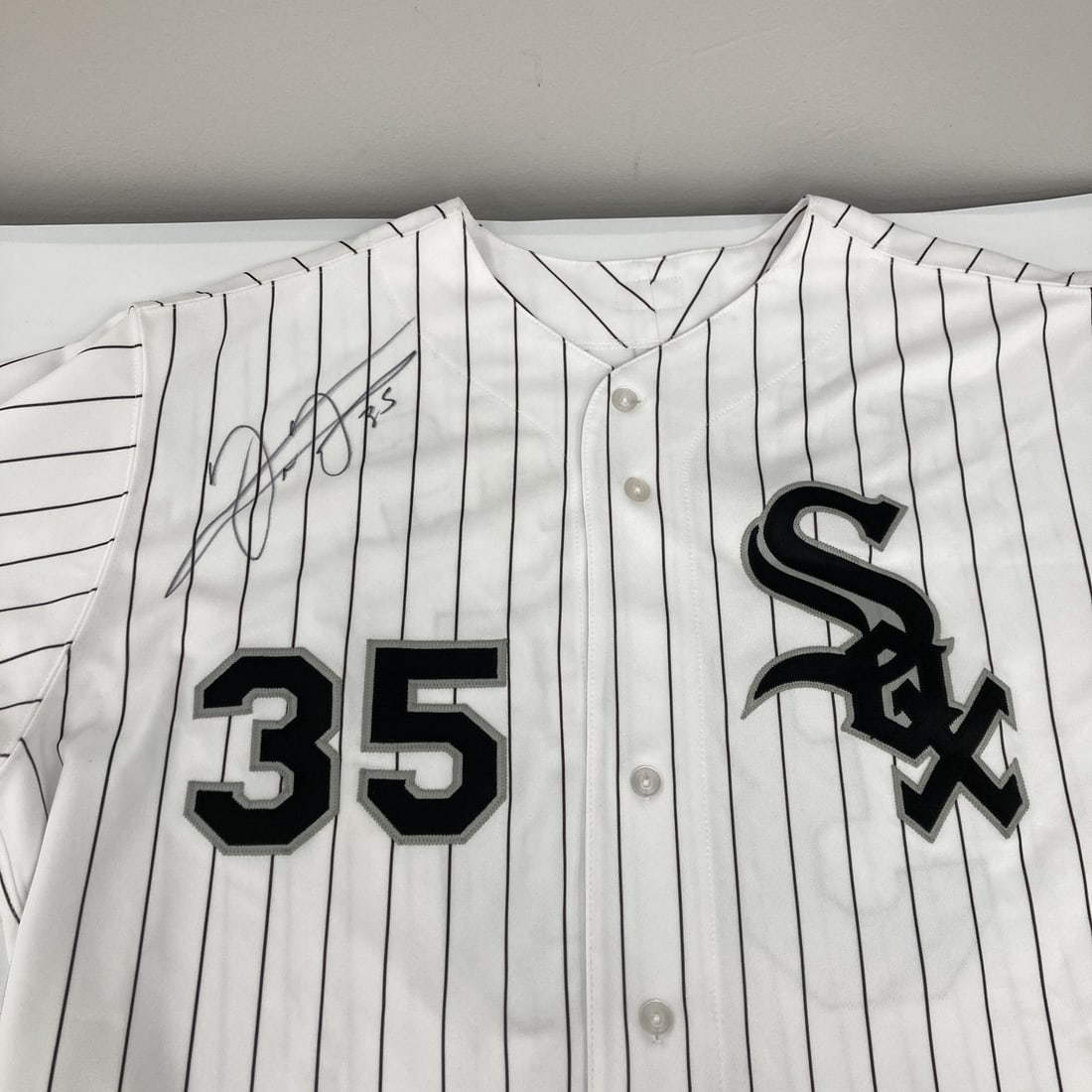 Frank Thomas Chicago White Sox Signed Majestic Jersey MLB Authenticated: Frank Thomas Chicago White Sox Signed Majestic Jersey MLB Authenticated This is an authentic Chicago White Sox Majestic game model jersey, skillfully signed by baseball legend Frank Thomas. The jersey