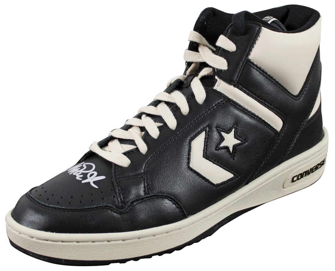 Magic Johnson Autographed Converse Weapon Shoe with Beckett COA (1 of 8)