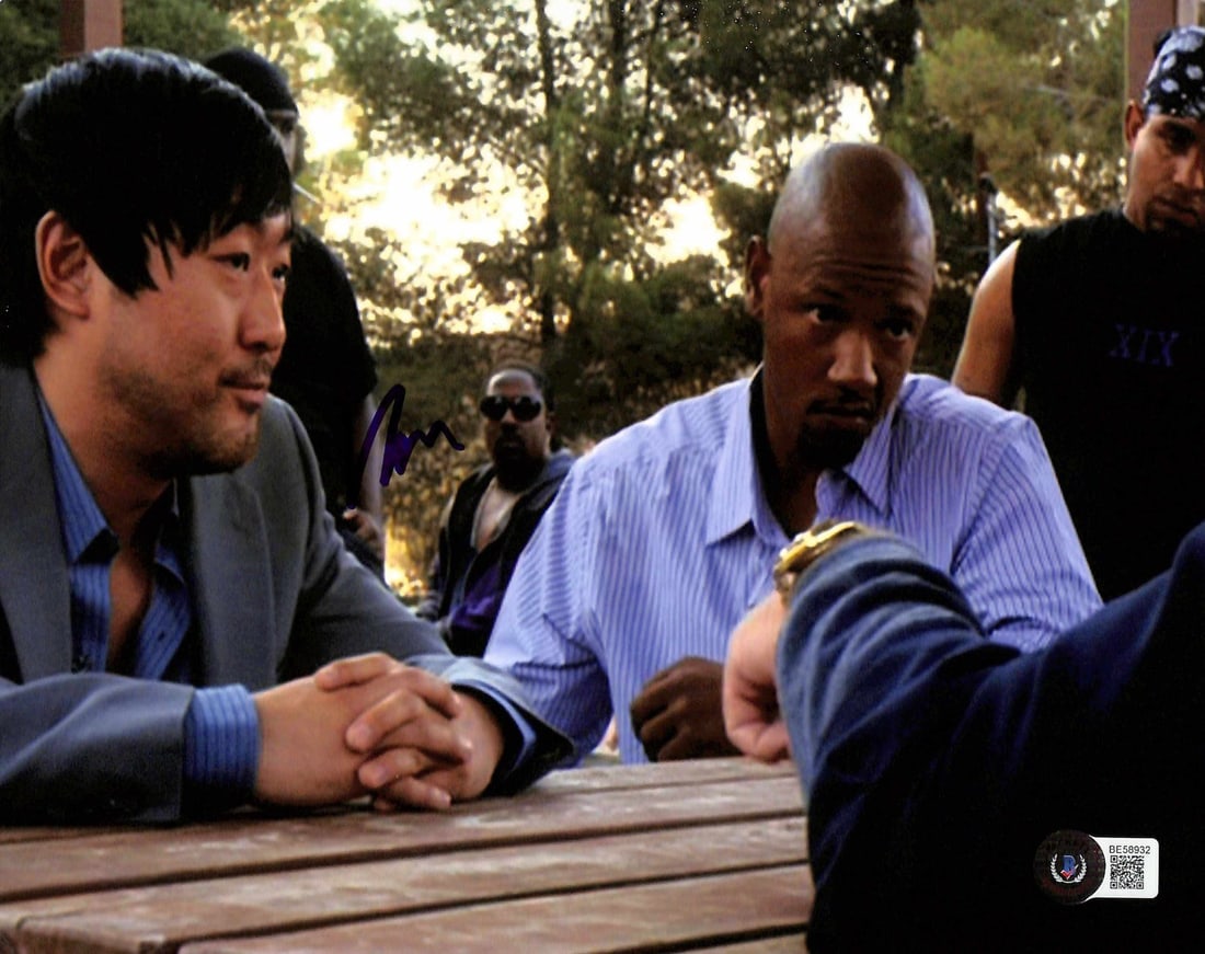 Kenneth Choi Signed 8x10 Photo Sons of Anarchy Beckett Certified: Kenneth Choi Signed 8x10 Photo Sons of Anarchy Beckett Certified This is an autographed 8x10 photograph of actor Kenneth Choi, known for his role as "Henry Lin" in the acclaimed series Sons of Anarchy