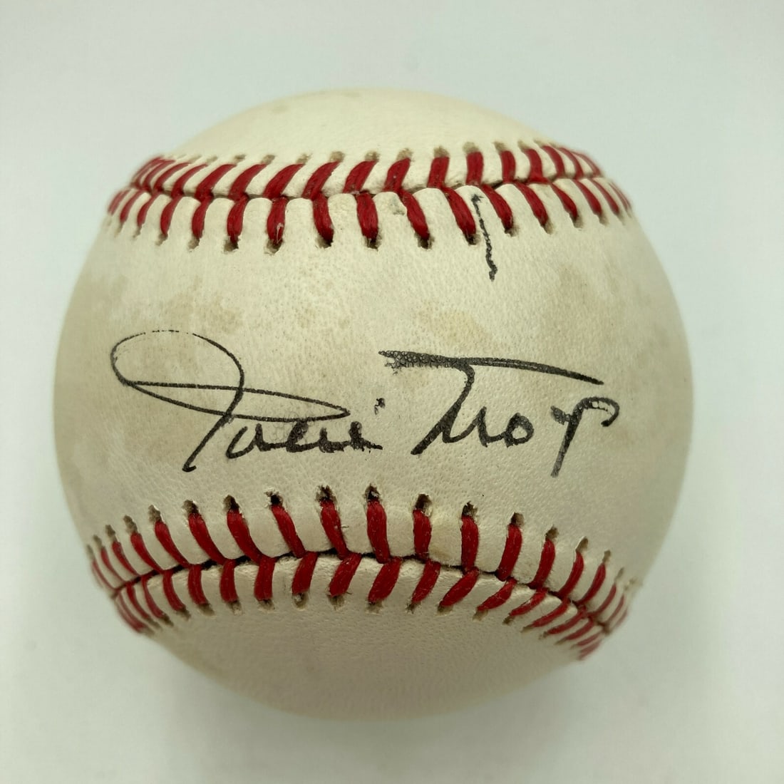 Willie Mays Signed Official NL Baseball JSA Authenticated: Willie Mays Signed Official NL Baseball JSA Authenticated Own a piece of baseball history with this officially licensed National League baseball signed by legendary player Willie Mays. This item comes
