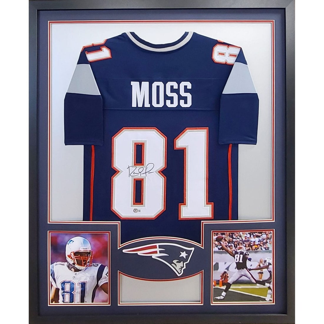 Randy Moss Autographed Framed Jersey New England Patriots Beckett Certified: Randy Moss Autographed Framed Jersey New England Patriots Beckett Certified Celebrate the legacy of Randy Moss with this autographed framed jersey from his time with the New England Patriots. Authenti