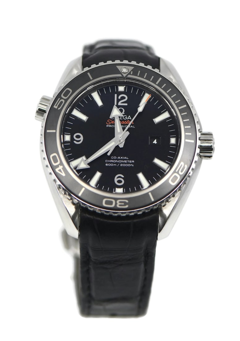 Omega Seamaster Planet Ocean 38mm Automatic Date Watch: Omega Seamaster Planet Ocean 38mm Automatic Date Watch This Omega Seamaster Planet Ocean wristwatch features a 38mm stainless steel case and a bidirectional rotating silver bezel. It is powered by a m