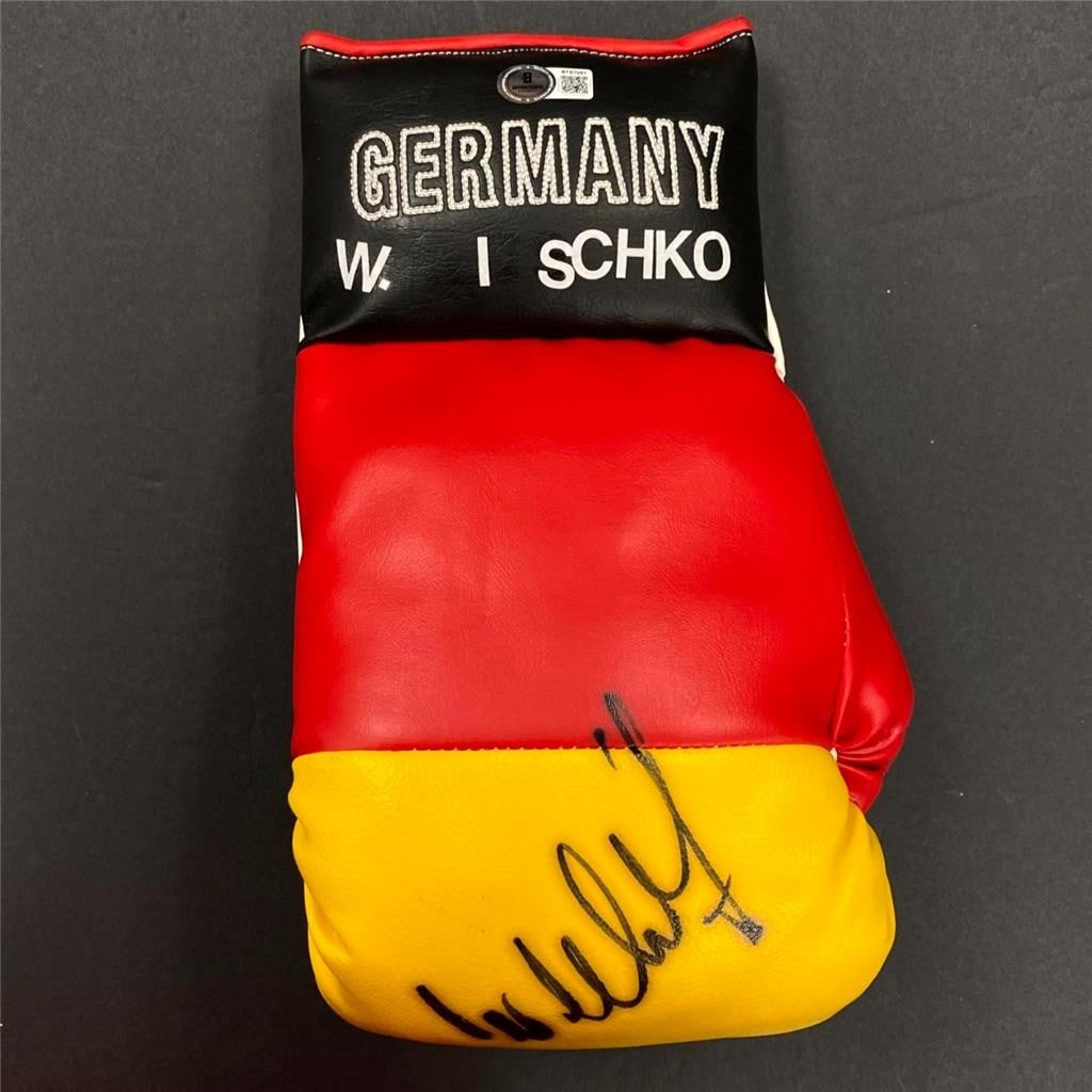 Boxing Glove Autographed by Wladimir Klitschko Beckett Authenticated (1 of 4)