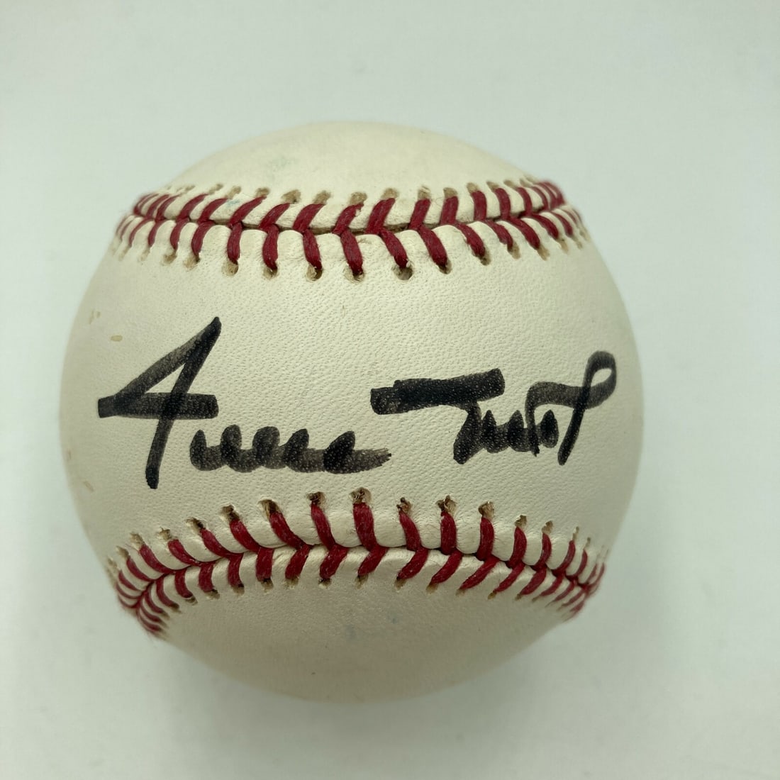 Willie Mays Autographed MLB Baseball with JSA Certification: Willie Mays Autographed MLB Baseball with JSA Certification This is an Official Major League Baseball signed by the legendary Willie Mays, featuring authentication from James Spence Authentication (JS