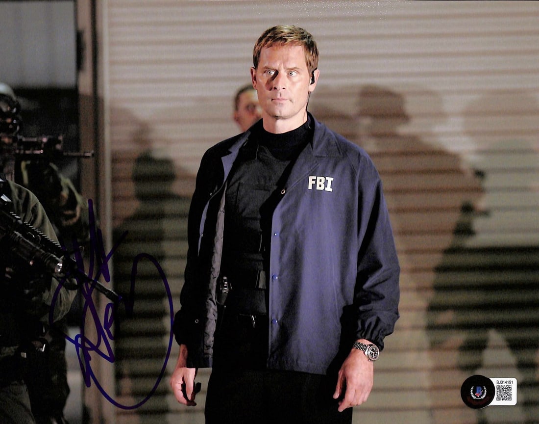 Jeffrey Nordling Signed 8x10 Photo as Larry Moss BECKETT Certified: Jeffrey Nordling Signed 8x10 Photo as Larry Moss BECKETT Certified This is an autographed 8x10 photograph of Jeffrey Nordling, who portrayed "Larry Moss" in the acclaimed TV series "24." The photograp