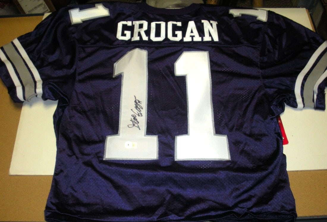 Steve Grogan Kansas State Signed Rawlings Jersey with Beckett COA: Steve Grogan Kansas State Signed Rawlings Jersey with Beckett COA Showcase your support for the Kansas State Wildcats with this officially licensed Rawlings jersey, signed by legendary NFL quarterback