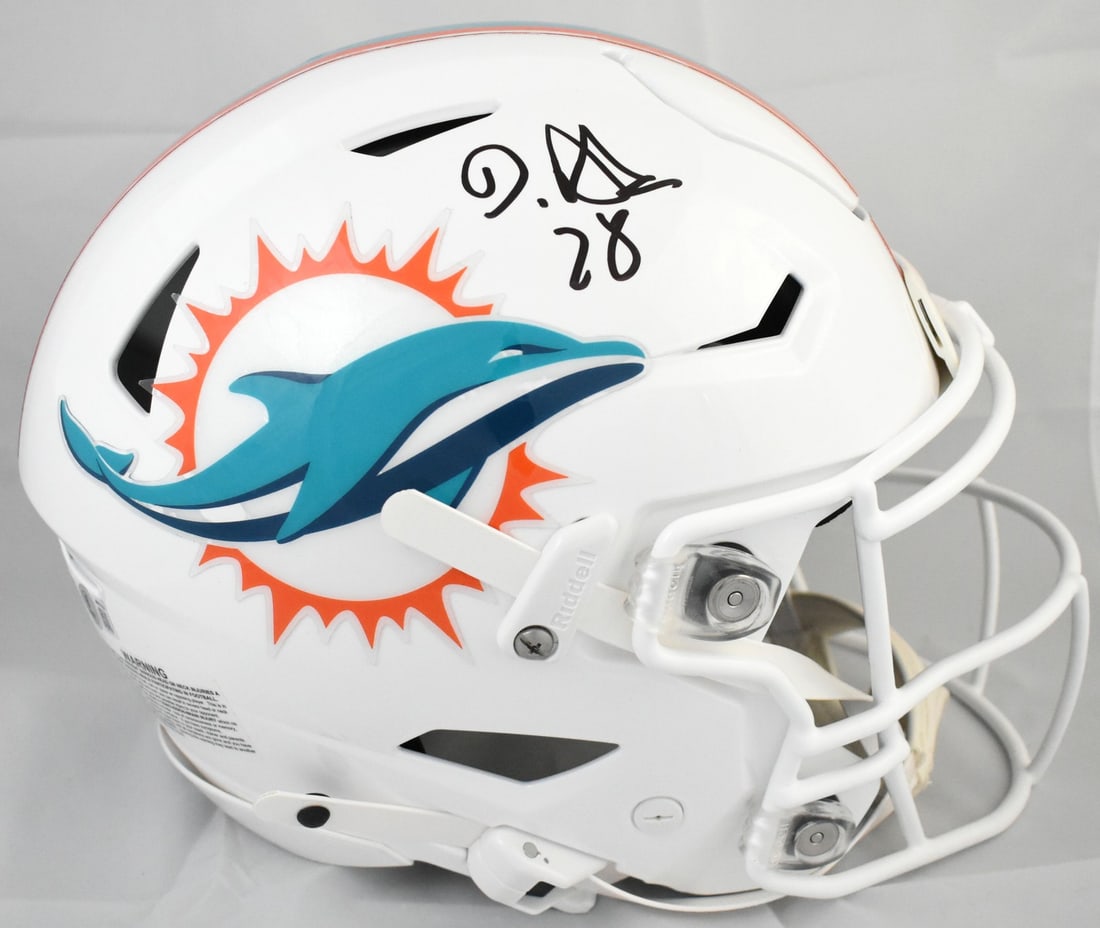 Miami Dolphins Full Size Speedflex Helmet Signed by De'Von Achane with Beckett Hologram (1 of 5)