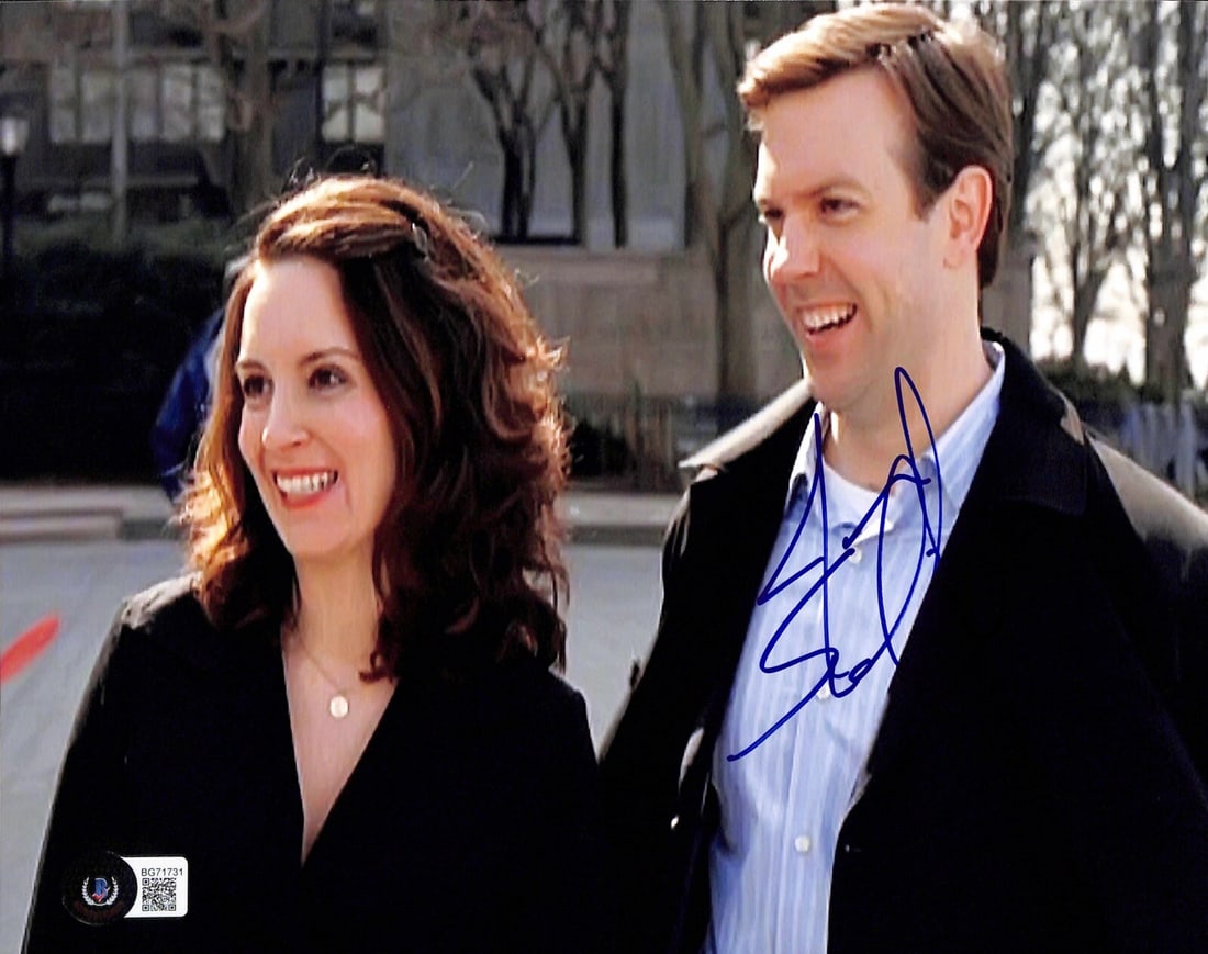 Jason Sudeikis Signed 8x10 Photo 30 Rock Beckett Certified: Jason Sudeikis Signed 8x10 Photo 30 Rock Beckett Certified This is an authenticated 8x10 color photograph of Jason Sudeikis, signed in blue permanent marker. The photograph features the actor from the