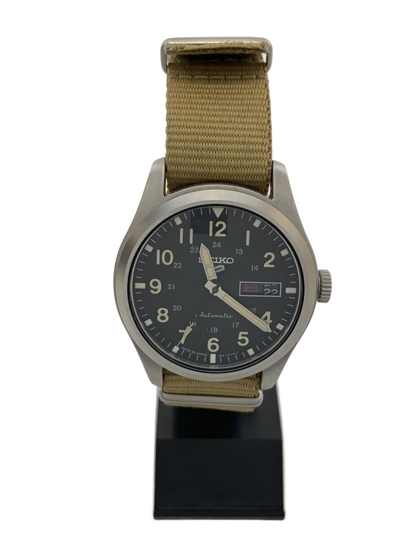 Seiko 5 Sports Nylon Strap Men's Wristwatch: Seiko 5 Sports Nylon Strap Men's Wristwatch This SEIKO 5 Sports 4R36-10A0 men's wristwatch features a durable nylon band and a robust case, crafted in Japan. The watch is in slightly used condition, o