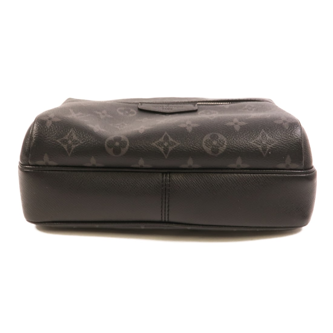 Louis Vuitton Monogram Eclipse Taiga messenger bag - 4