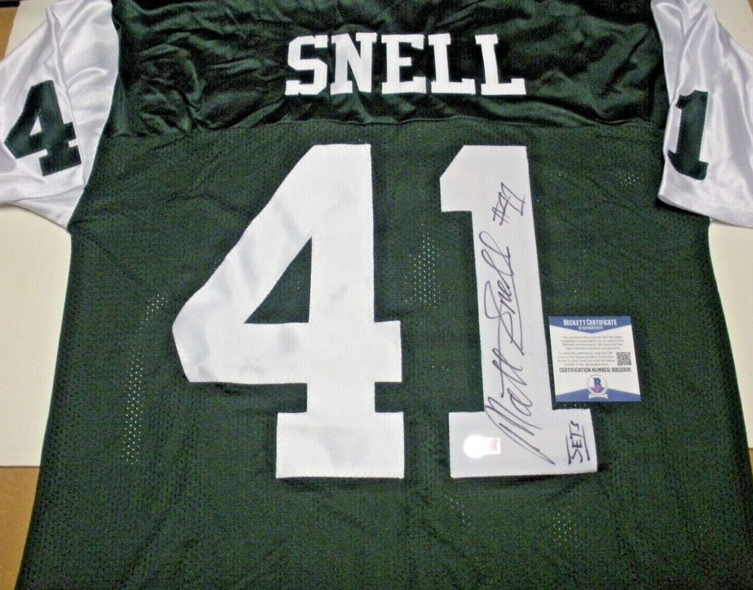 Signed Reebok New York Jets Jersey with Matt Snell Autograph and Beckett COA: Signed Reebok New York Jets Jersey with Matt Snell Autograph and Beckett COA This is a pre-owned, officially licensed Reebok jersey signed by Matt Snell of the New York Jets. The jersey comes with Bec