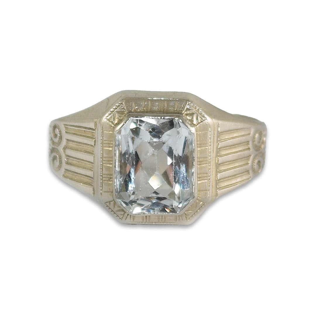 Aquamarine 14K White Gold Vintage Ladies Ring Size 5.5: Aquamarine 14K White Gold Vintage Ladies Ring Size 5.5 This vintage ladies' ring features a 1.50 carat pale blue aquamarine in a rectangular cushion cut, set in 14k white gold. The ring weighs 2.8 gra