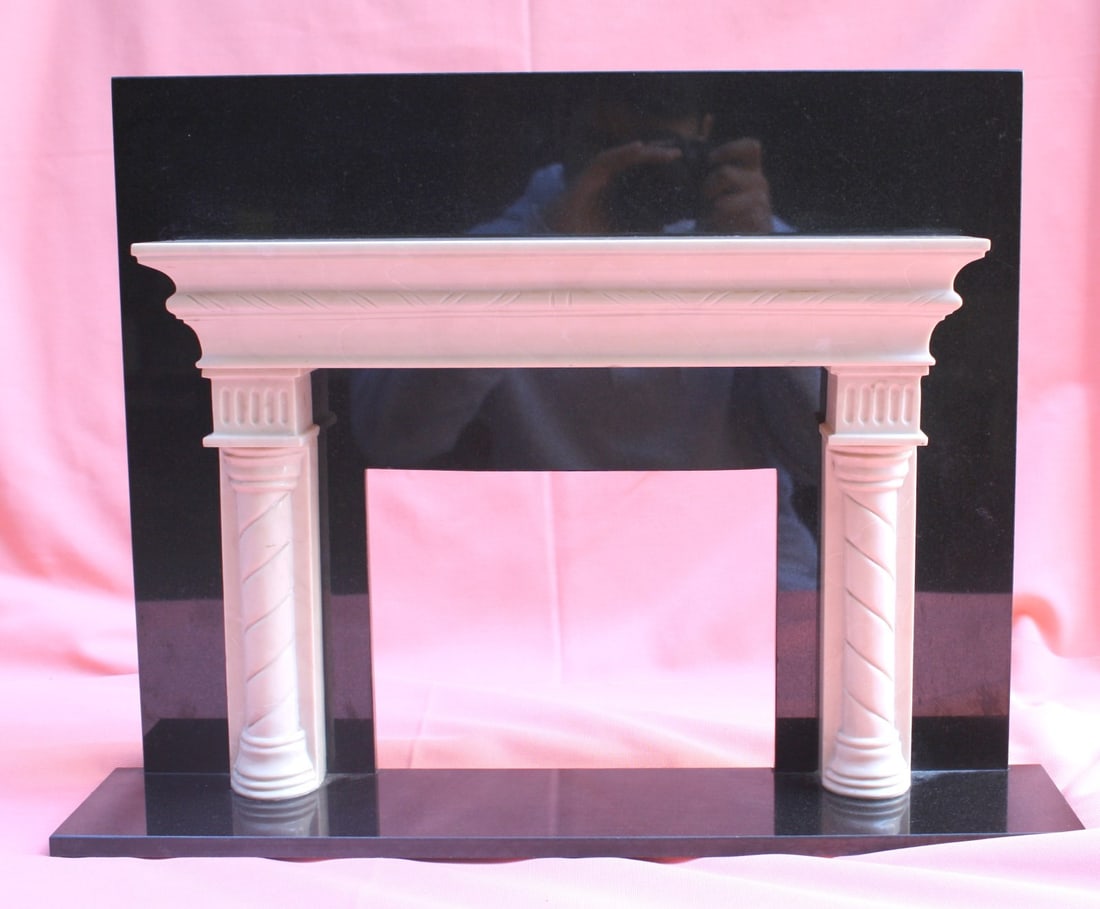 Antique French Art Deco Marble Miniature Fireplace 1920s: Antique French Art Deco Marble Miniature Fireplace 1920s This exquisite French Art Deco miniature fireplace, crafted from marble, is a striking decorative piece that embodies the elegance of the 1920s