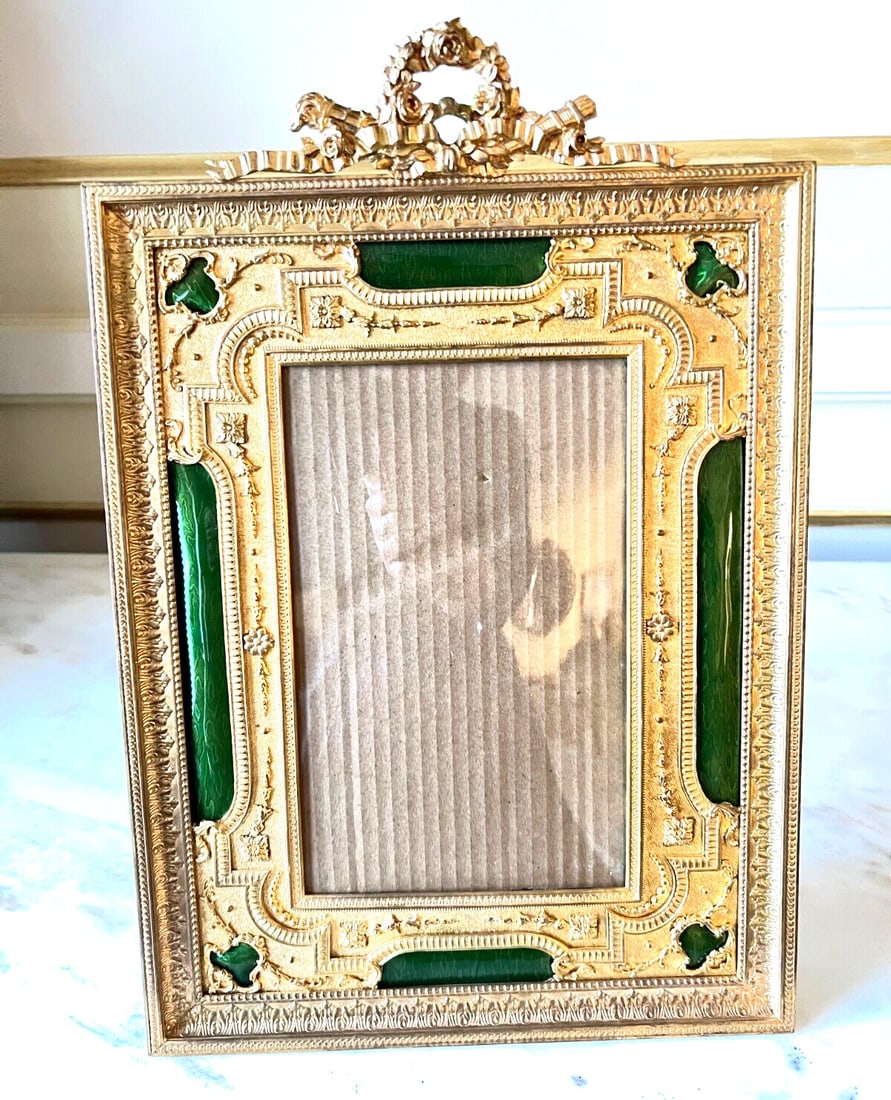1900s French Handmade Enameled Bronze Picture Frame 10.90 x 16.00: 1900s French Handmade Enameled Bronze Picture Frame 10.90 x 16.00 This exquisite French picture frame from the 1900s showcases stunning enamel work on a bronze base, reflecting exceptional craftsmansh