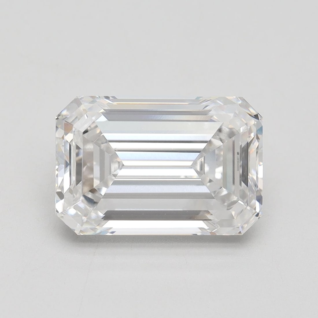 Loose Diamond - EMERALD 4.08ct D VS1: Loose Diamond - EMERALD 4.08ct D VS1 Source: This is a real non-mined Diamond that has been grown in a lab Shape: EMERALD Carats: 4.08 Color: D Clarity: VS1 Certification: IGI Video: